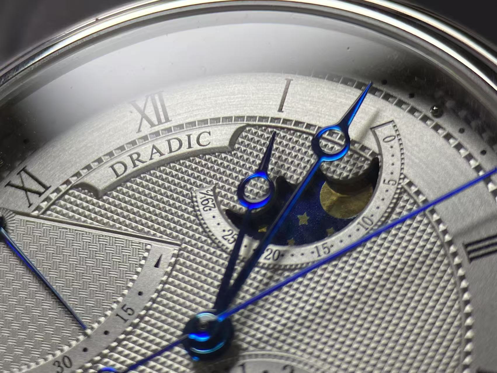 Luxury Moon Phase Power Reserv - đánh giá và giá Guilloché Dial Watch
