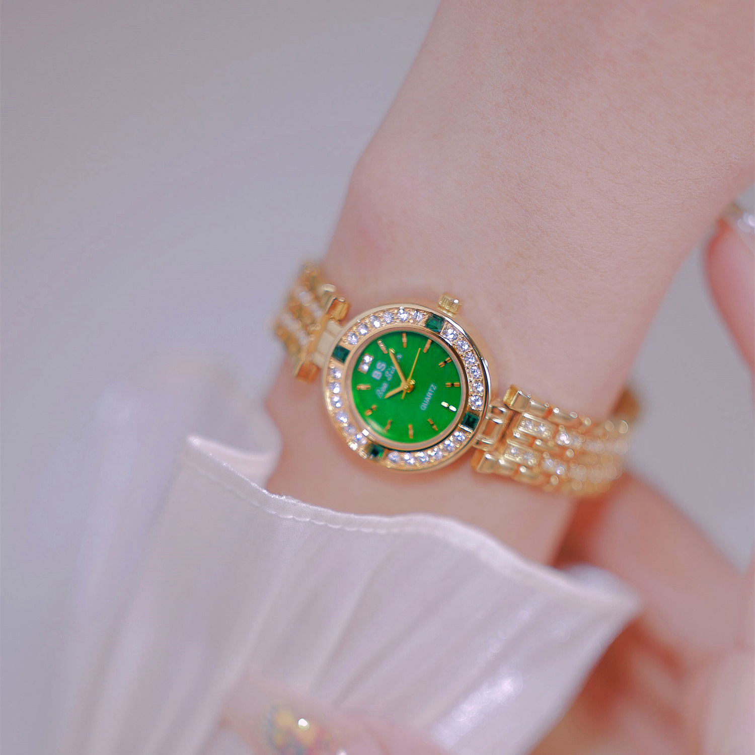 Korean Rhinestone Women's Watc - đánh giá và giá Luxury Watch Korea